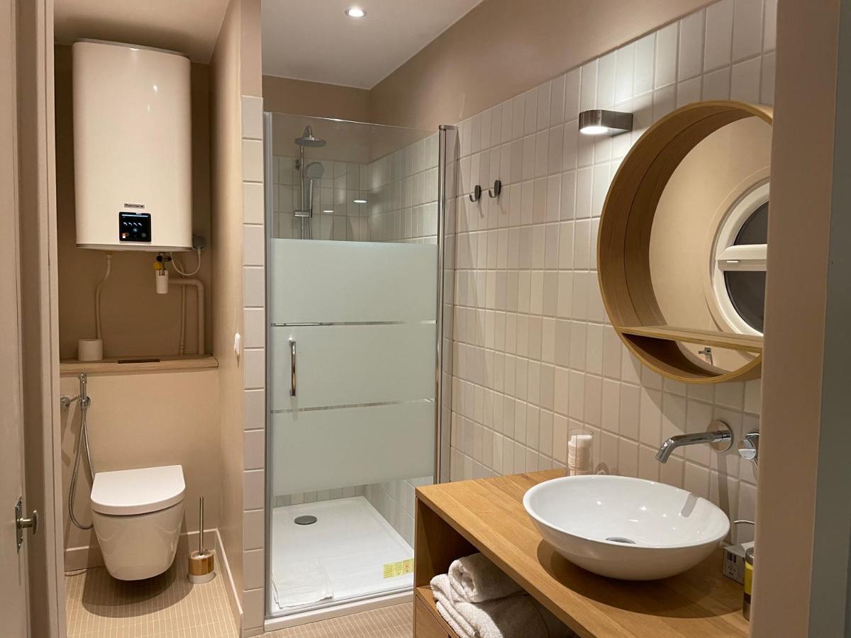Vue Sur Rade Appartement Elegant Vaste Climatise Etage Eleve Ascenseur Proche Parking Et Toutes Commodites Au Coeur Du Toulon Historique Eksteriør billede
