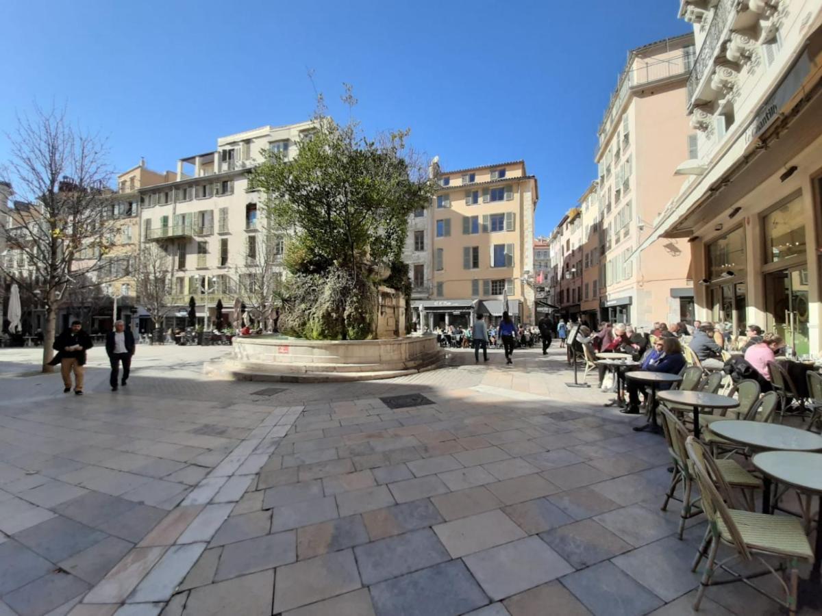 Vue Sur Rade Appartement Elegant Vaste Climatise Etage Eleve Ascenseur Proche Parking Et Toutes Commodites Au Coeur Du Toulon Historique Eksteriør billede