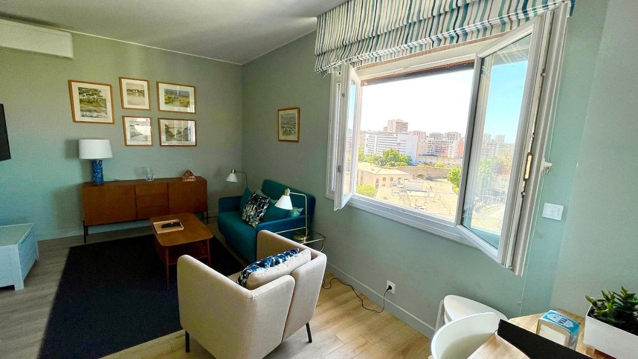 Vue Sur Rade Appartement Elegant Vaste Climatise Etage Eleve Ascenseur Proche Parking Et Toutes Commodites Au Coeur Du Toulon Historique Eksteriør billede