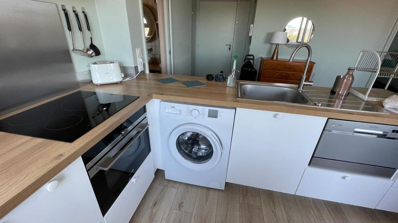 Vue Sur Rade Appartement Elegant Vaste Climatise Etage Eleve Ascenseur Proche Parking Et Toutes Commodites Au Coeur Du Toulon Historique Eksteriør billede