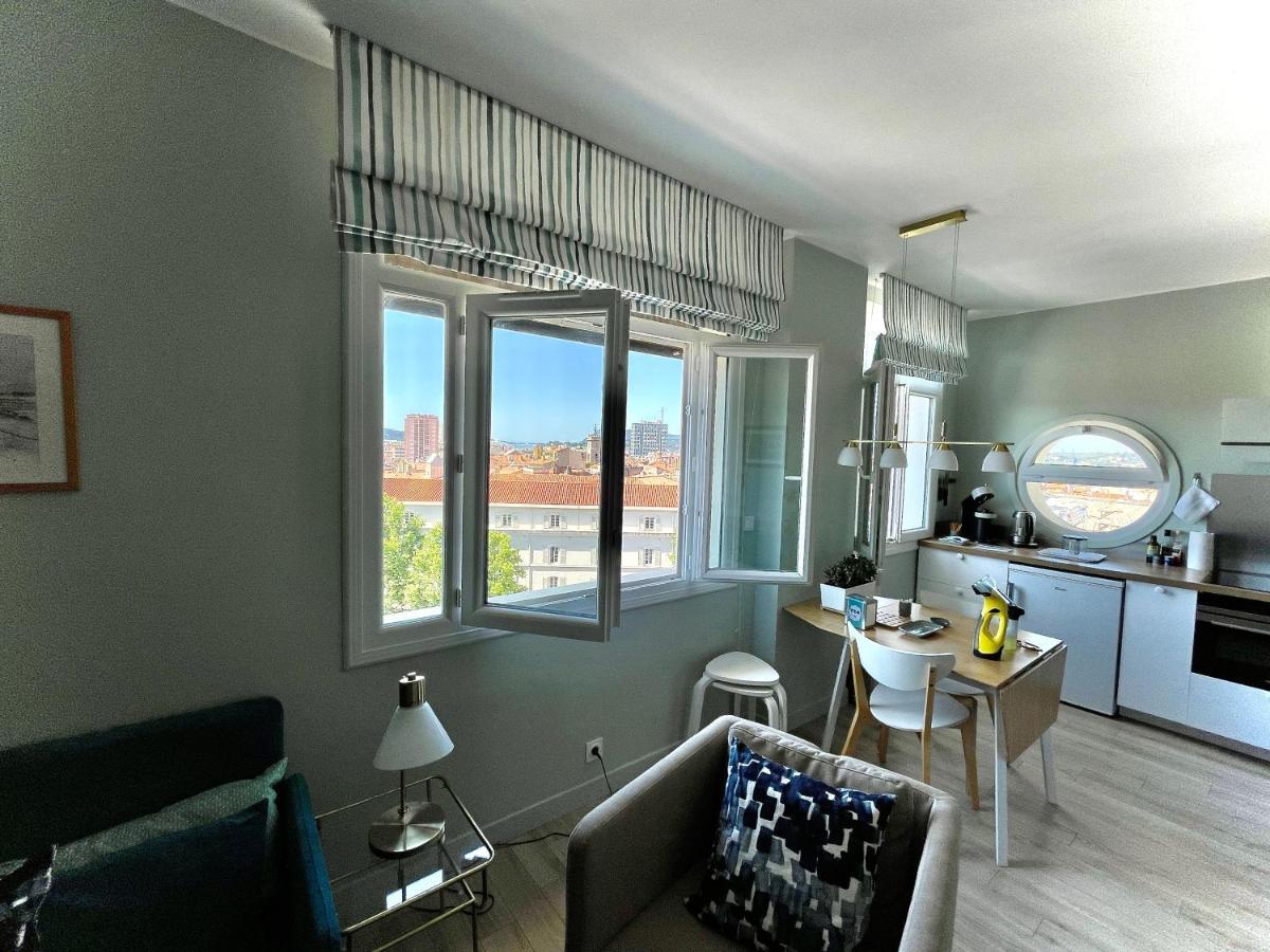 Vue Sur Rade Appartement Elegant Vaste Climatise Etage Eleve Ascenseur Proche Parking Et Toutes Commodites Au Coeur Du Toulon Historique Eksteriør billede