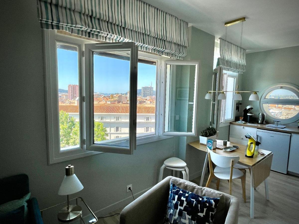 Vue Sur Rade Appartement Elegant Vaste Climatise Etage Eleve Ascenseur Proche Parking Et Toutes Commodites Au Coeur Du Toulon Historique Eksteriør billede